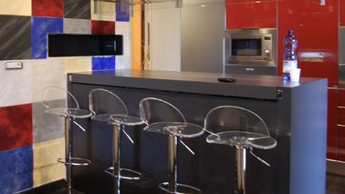 finte mattonelle su parete cucina